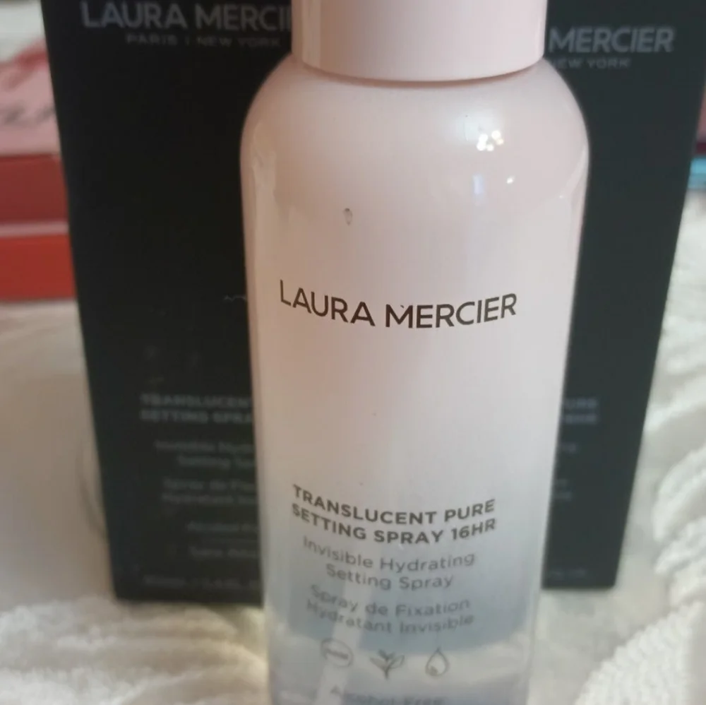 Laura Mercier Women's Makeup Setting Spray Full size Feminine Coquette Cosmetics